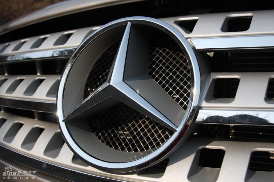 奔驰ML350外观实拍图
