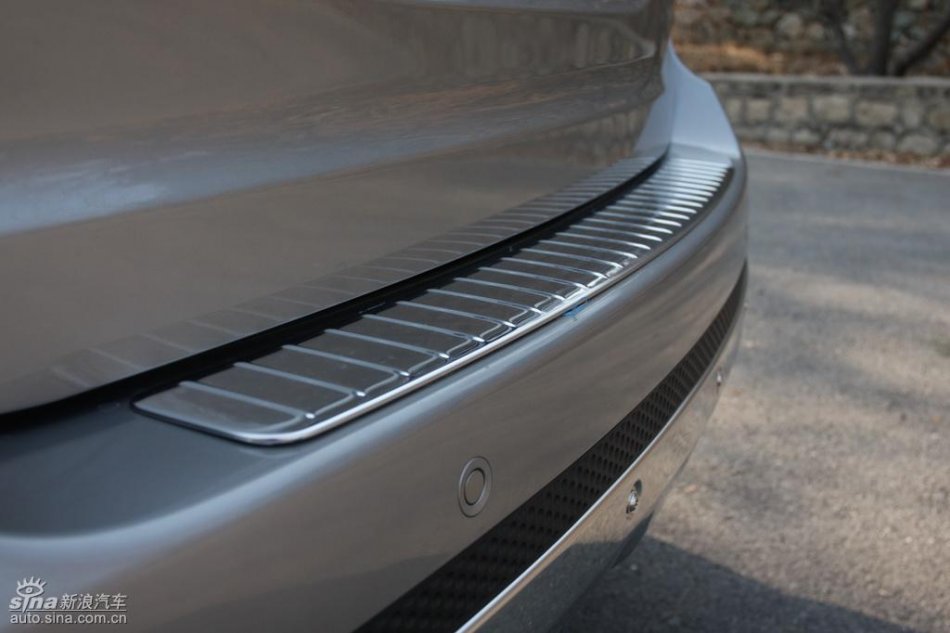 奔驰ML350外观实拍图