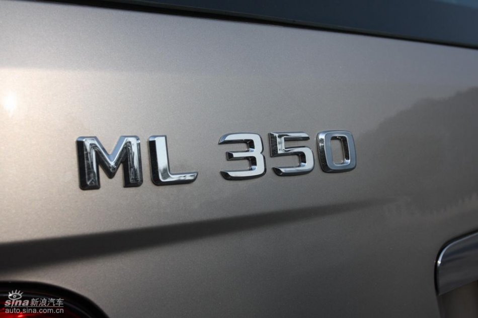 奔驰ML350外观实拍图