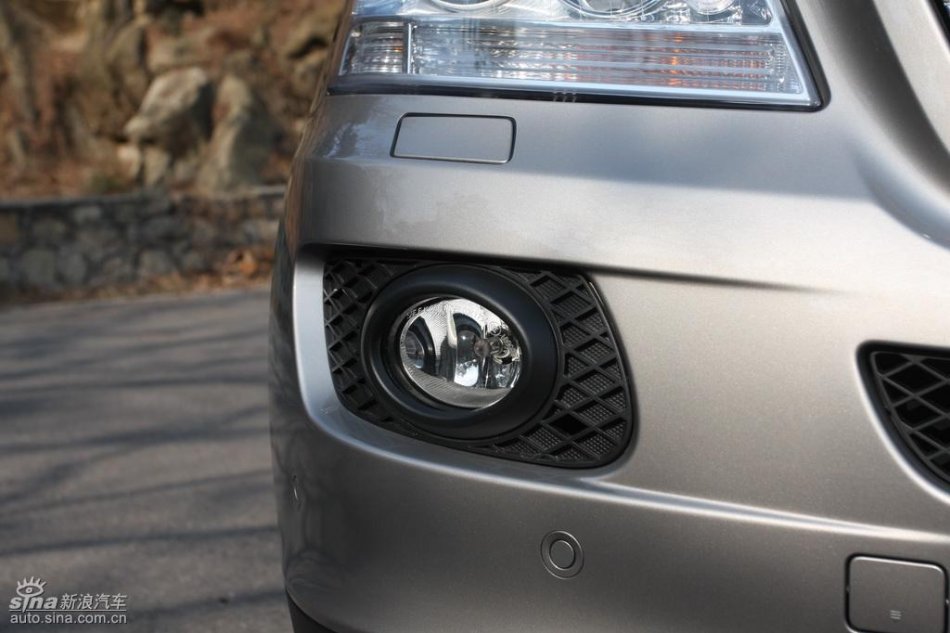 奔驰ML350外观实拍图