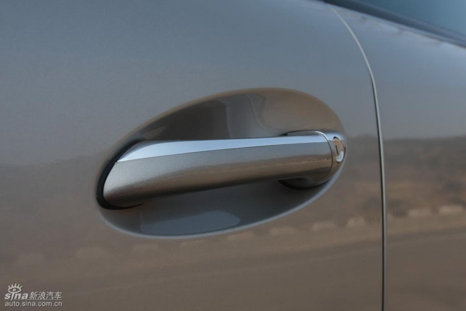 奔驰ML350外观实拍图