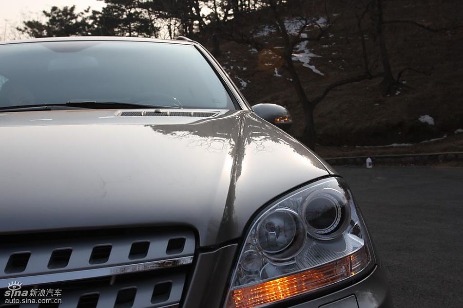 奔驰ML350外观实拍图