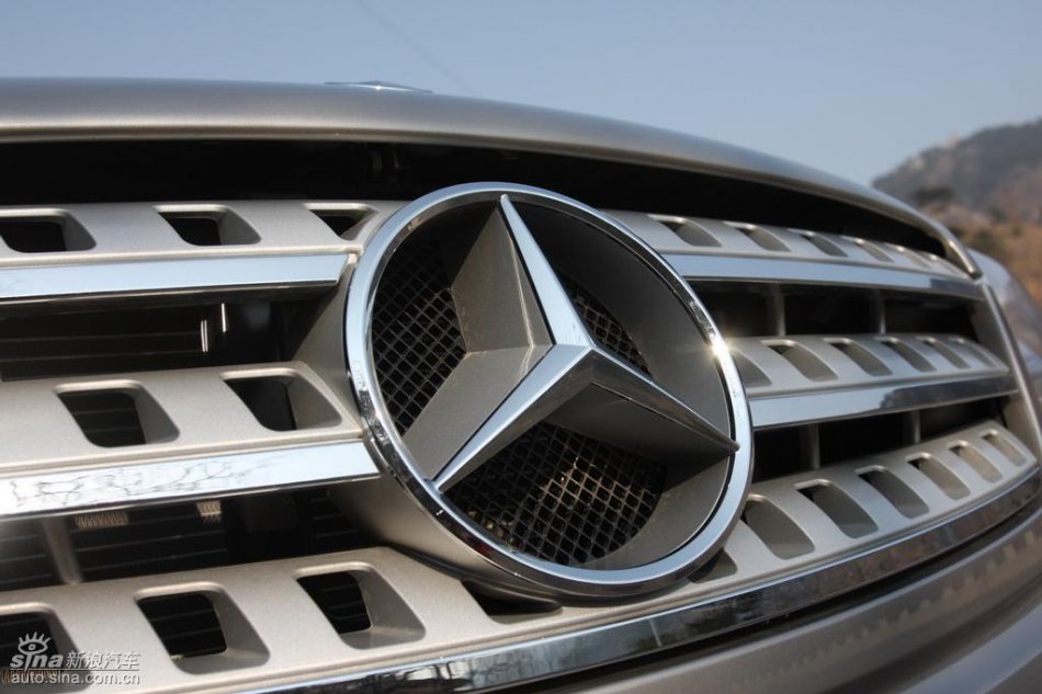 奔驰ML350外观实拍图