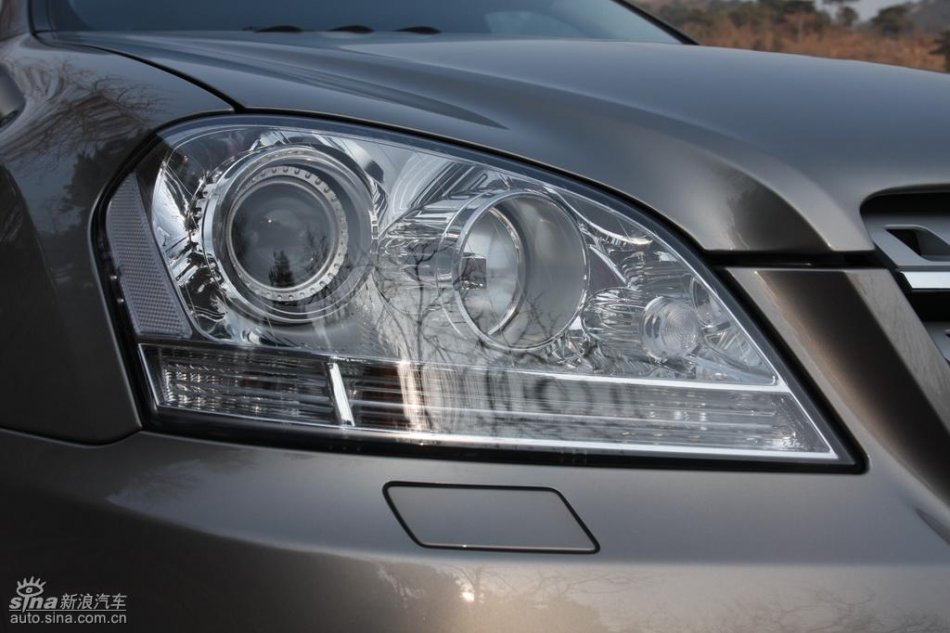 奔驰ML350外观实拍图