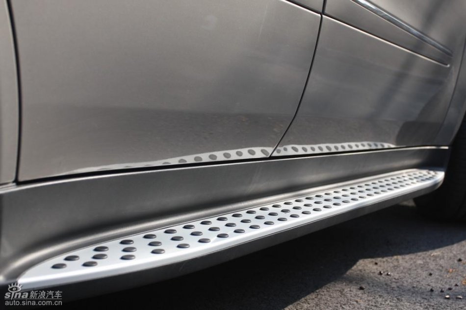 奔驰ML350外观实拍图