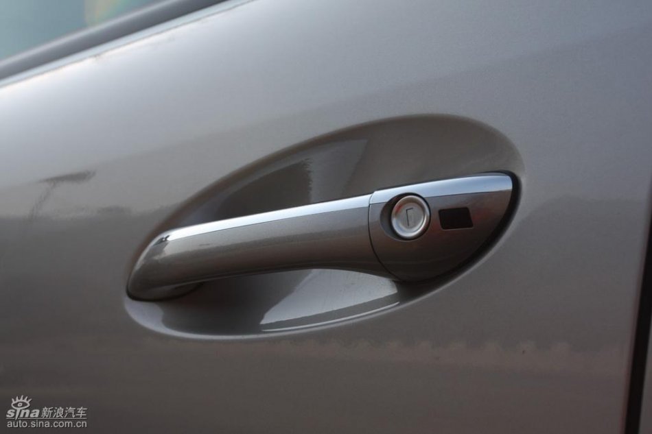 奔驰ML350外观实拍图