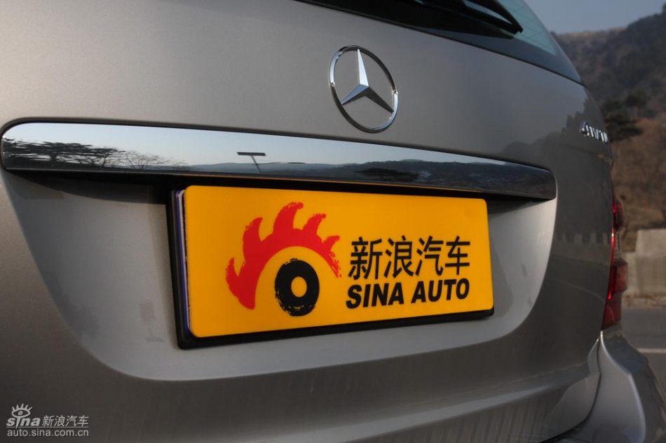奔驰ML350外观实拍图