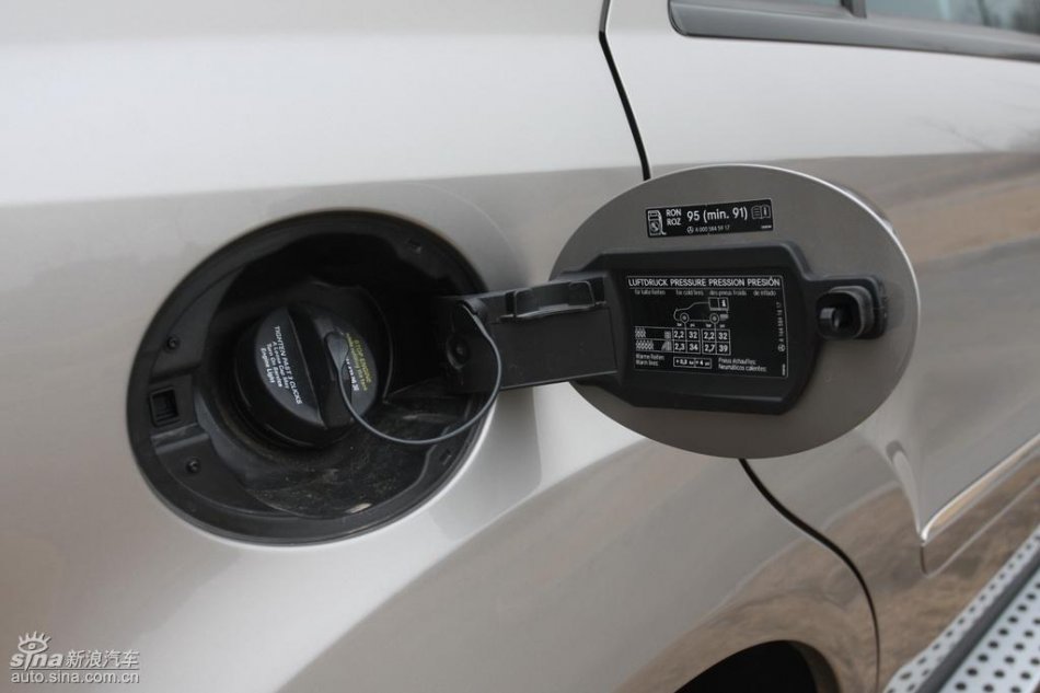 奔驰ML350外观实拍图