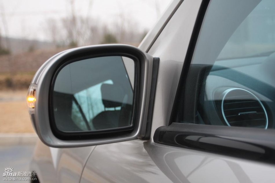 奔驰ML350外观实拍图