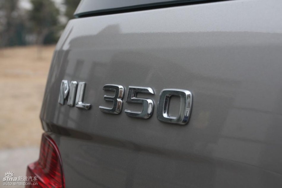 奔驰ML350外观实拍图