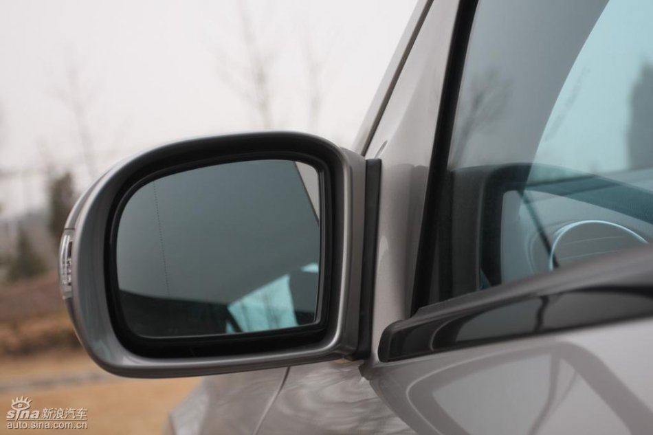 奔驰ML350外观实拍图