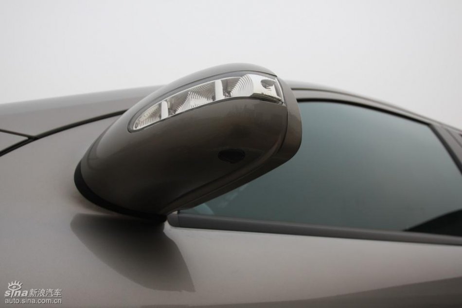 奔驰ML350外观实拍图