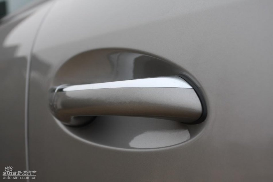 奔驰ML350外观实拍图