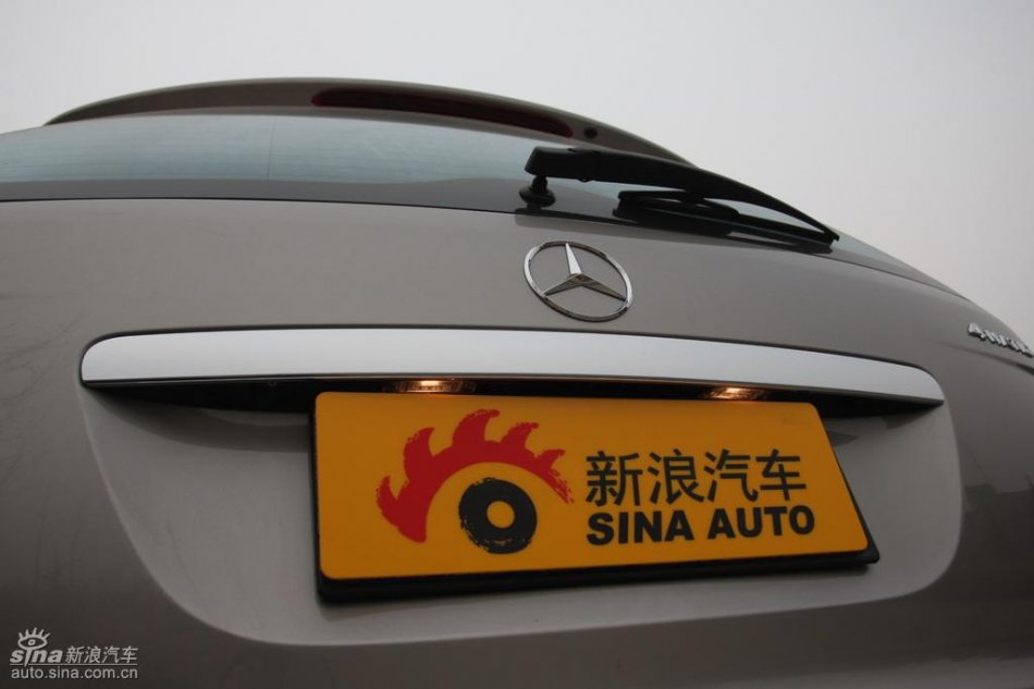 奔驰ML350外观实拍图