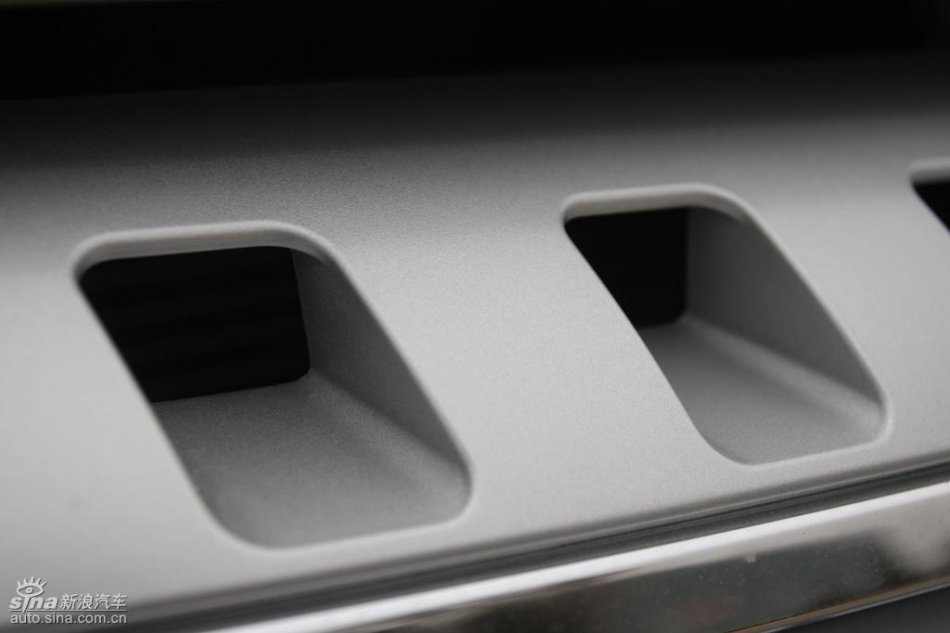 奔驰ML350外观实拍图