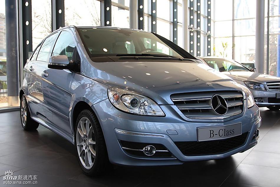 奔驰B级运动旅行车到店实拍