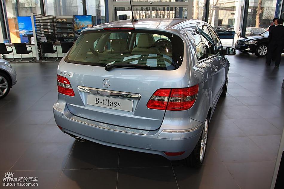 奔驰B级运动旅行车到店实拍