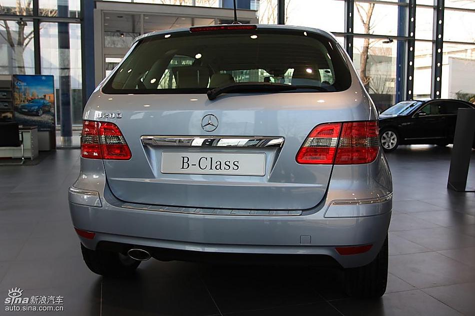 奔驰B级运动旅行车到店实拍