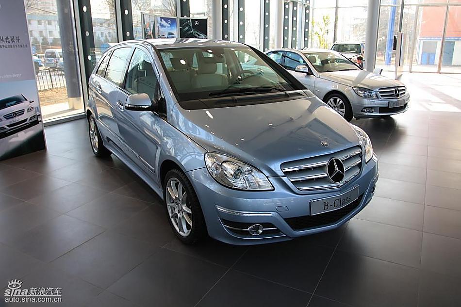 奔驰B级运动旅行车到店实拍