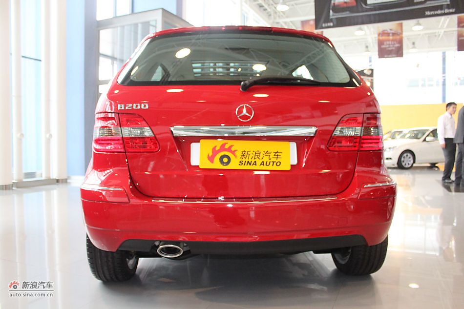 奔驰B200时尚型外观