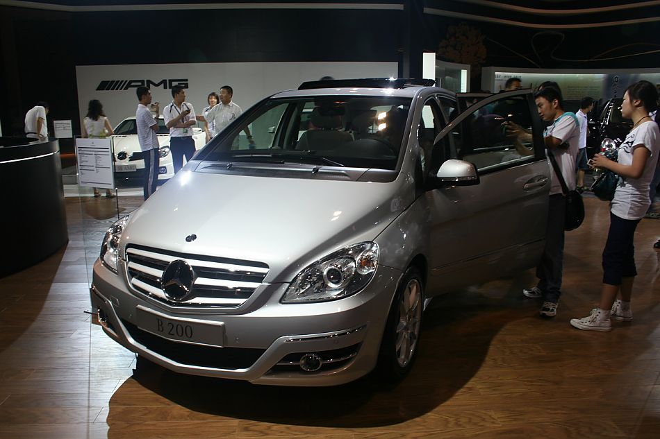 奔驰B200