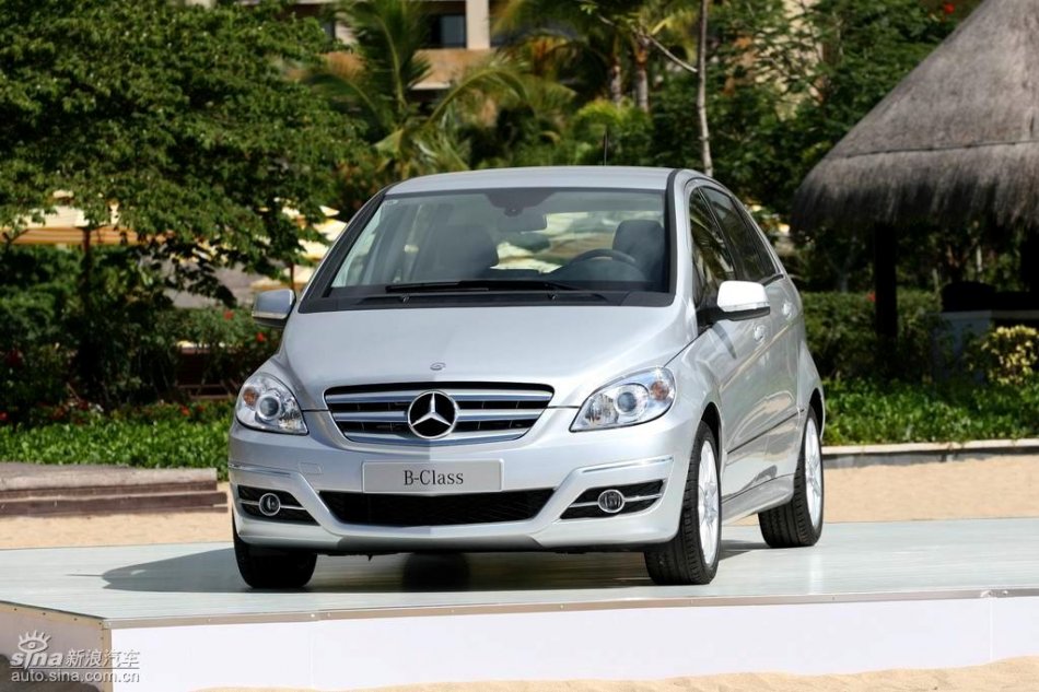 奔驰B200试驾图