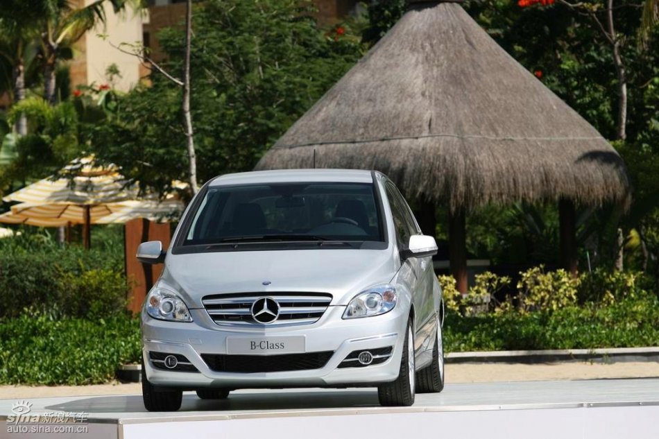 奔驰B200试驾图