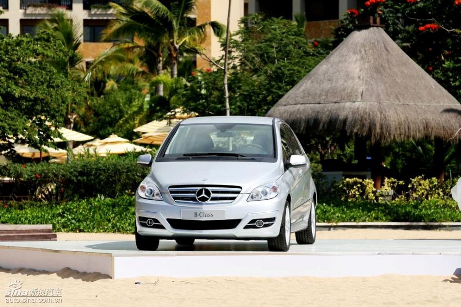 奔驰B200试驾图