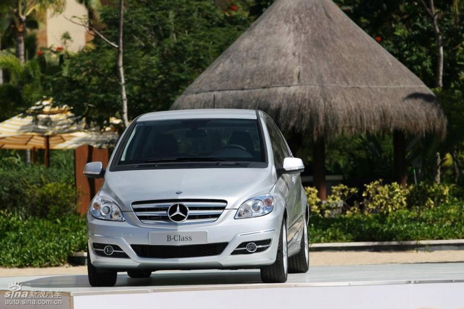 奔驰B200试驾图