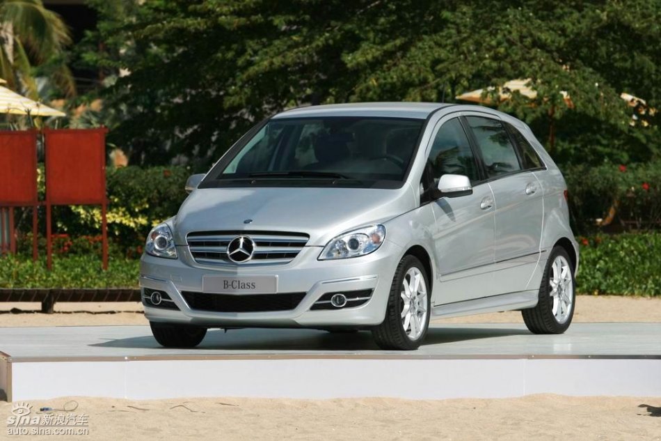 奔驰B200试驾图