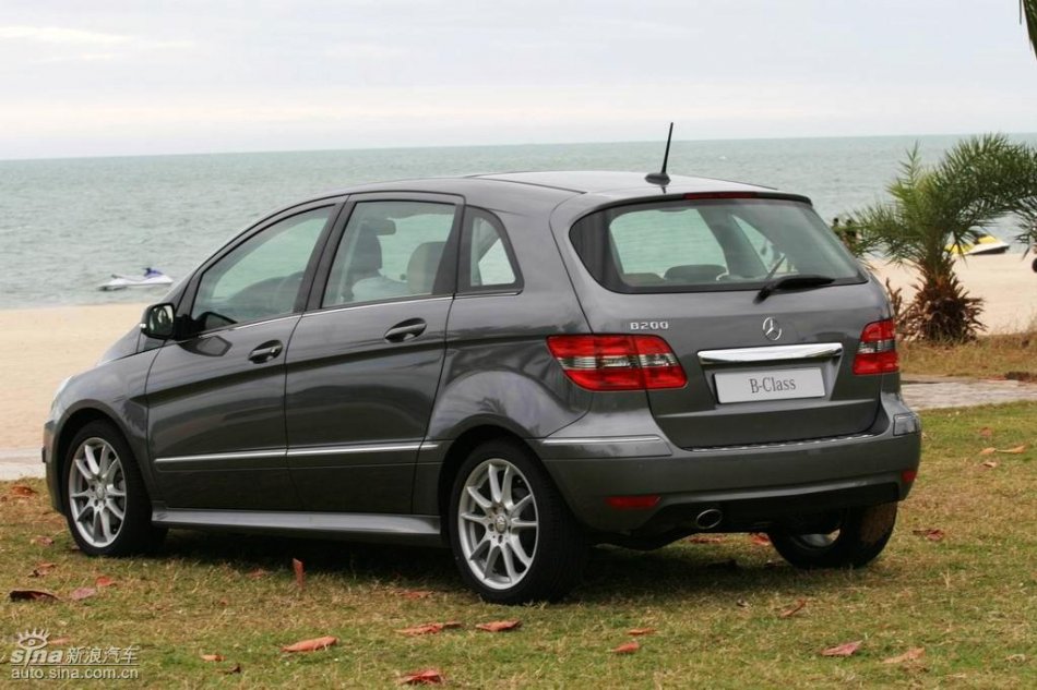 奔驰B200试驾图
