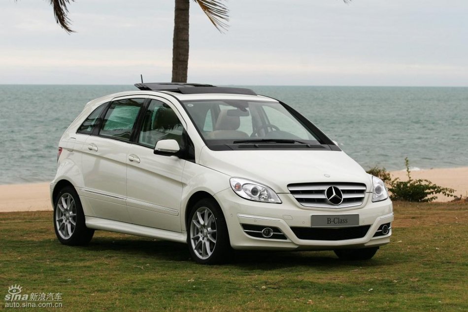 奔驰B200试驾图