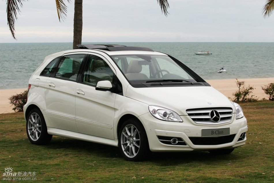 奔驰B200试驾图