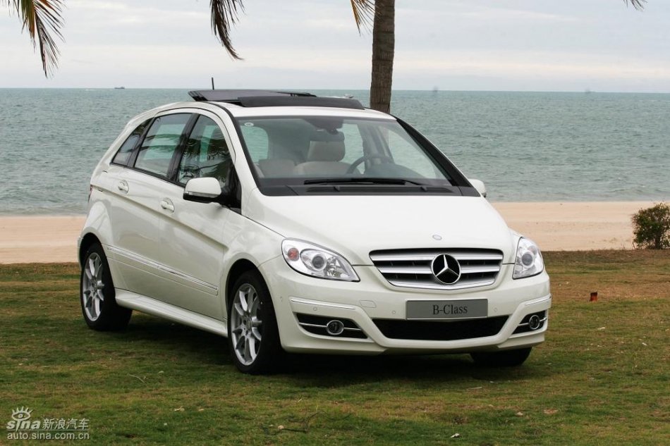 奔驰B200试驾图