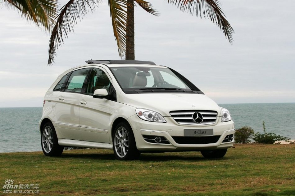 奔驰B200试驾图