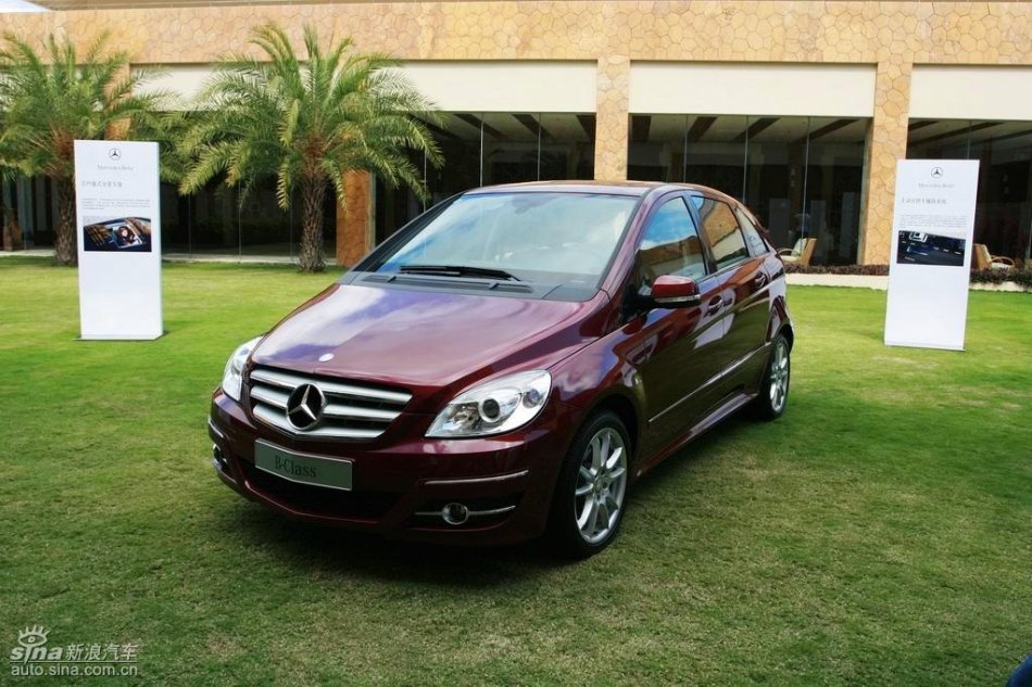 奔驰B200试驾图