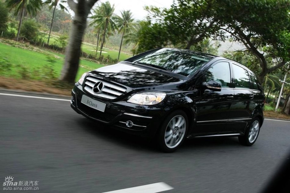 奔驰B200试驾图 