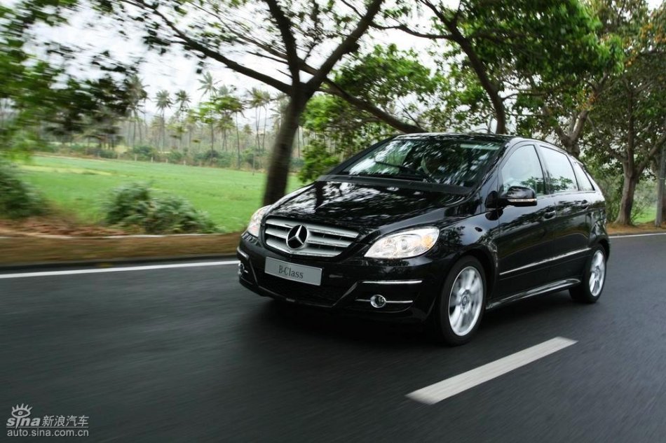 奔驰B200试驾图 