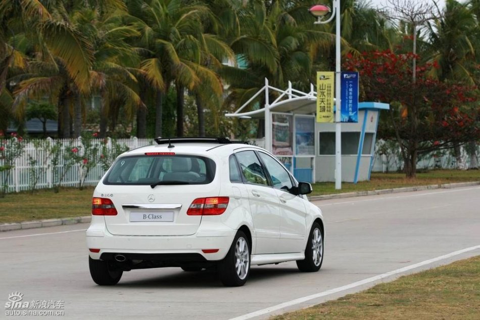 奔驰B200试驾图 