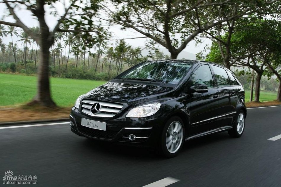 奔驰B200试驾图 