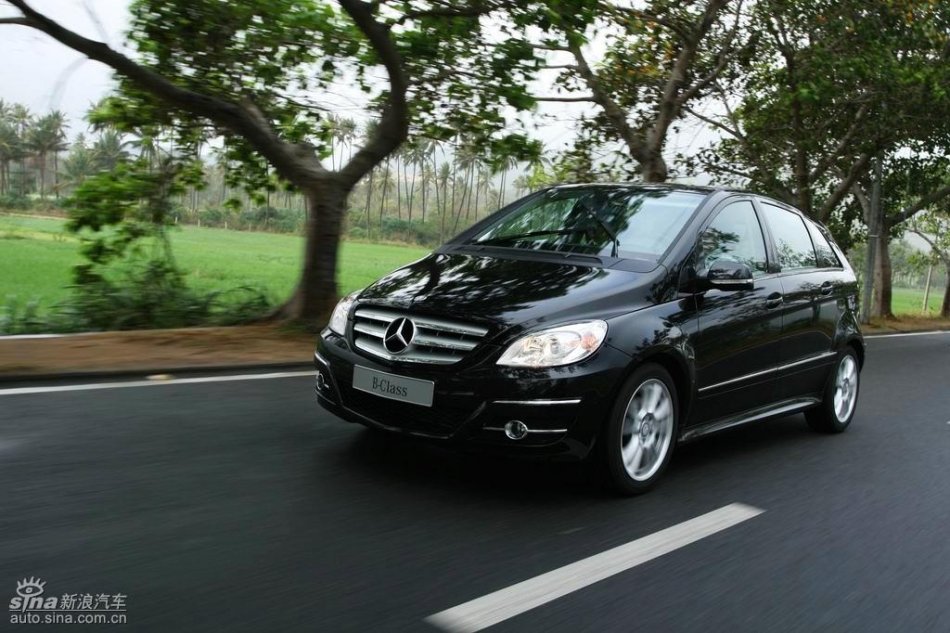 奔驰B200试驾图 