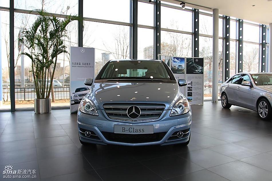 奔驰B级运动旅行车到店实拍
