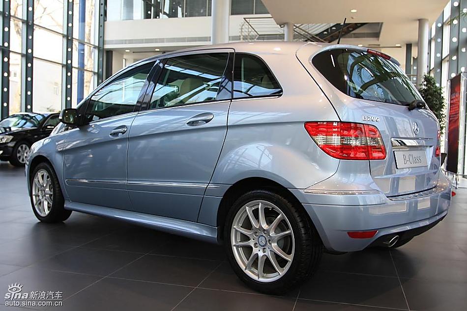 奔驰B级运动旅行车到店实拍