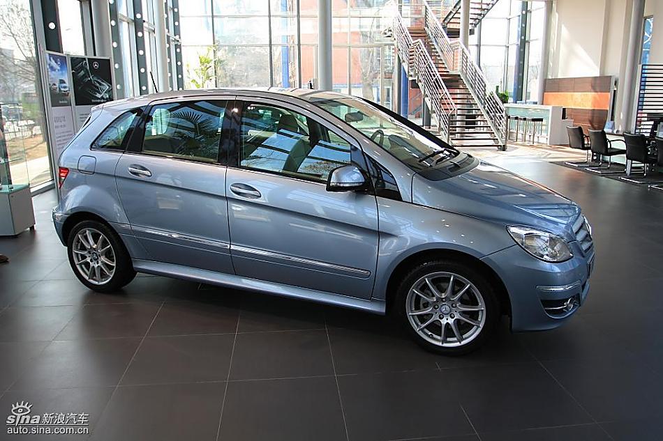 奔驰B级运动旅行车到店实拍