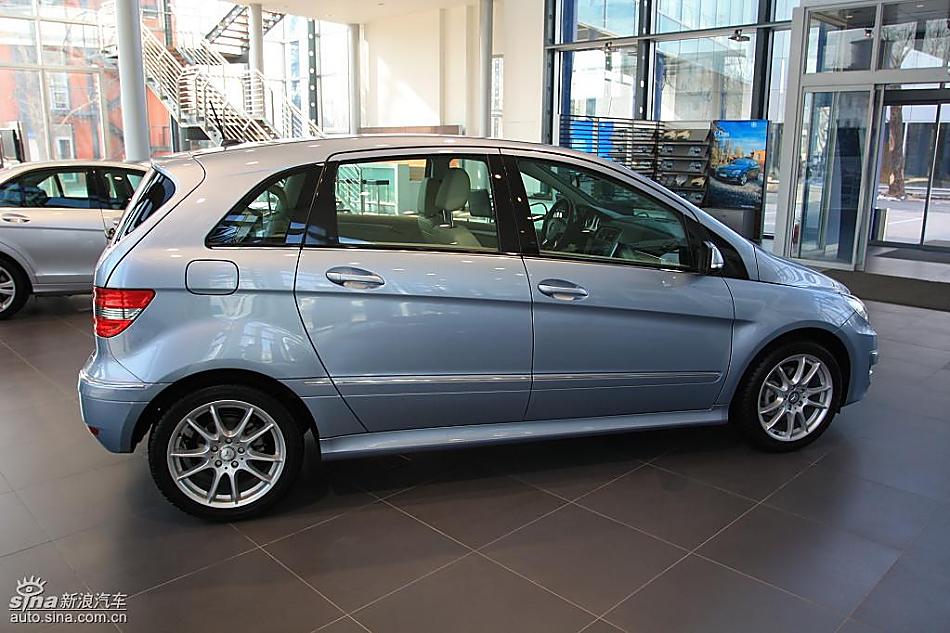 奔驰B级运动旅行车到店实拍