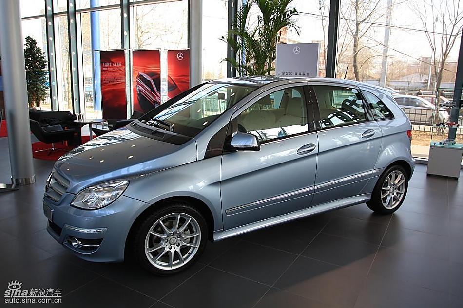 奔驰B级运动旅行车到店实拍