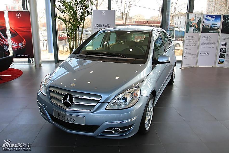 奔驰B级运动旅行车到店实拍