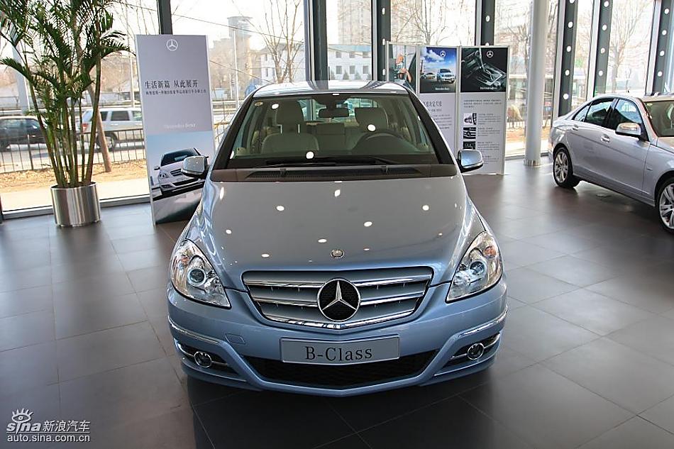 奔驰B级运动旅行车到店实拍