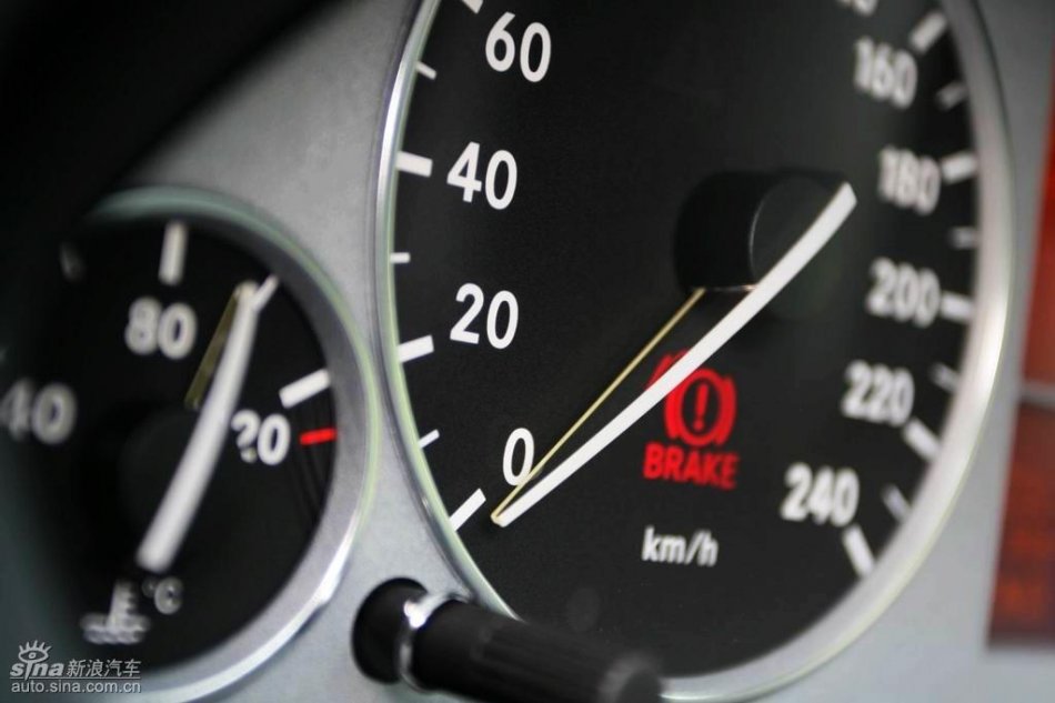 奔驰B200试驾图