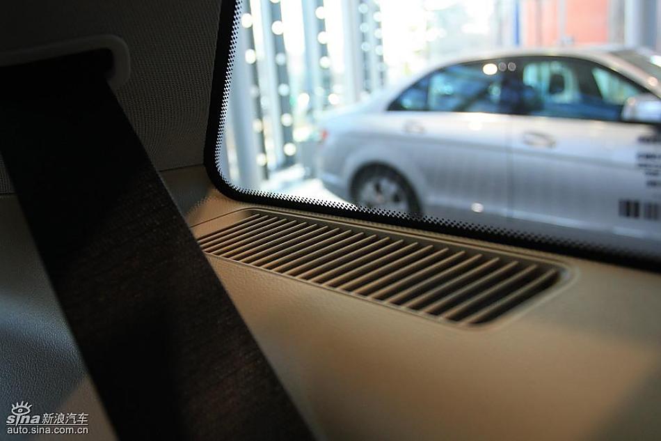 奔驰B级运动旅行车到店实拍